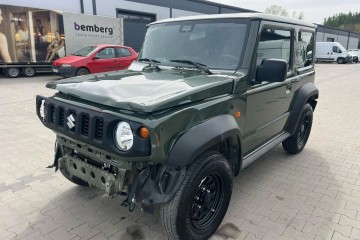 1.5 Benzyna Klimatyzacja 4x4 Radio Asystent pasa