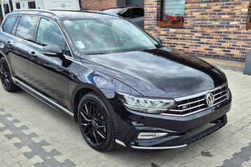 VW Passat B8 Lift R Line 2021 DSG Alcantara Panorama Asystenci